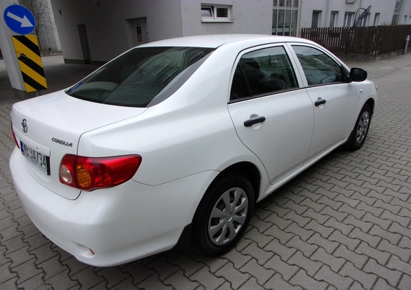 Toyota Corolla cena 17900 przebieg: 206000, rok produkcji 2007 z Warszawa małe 121